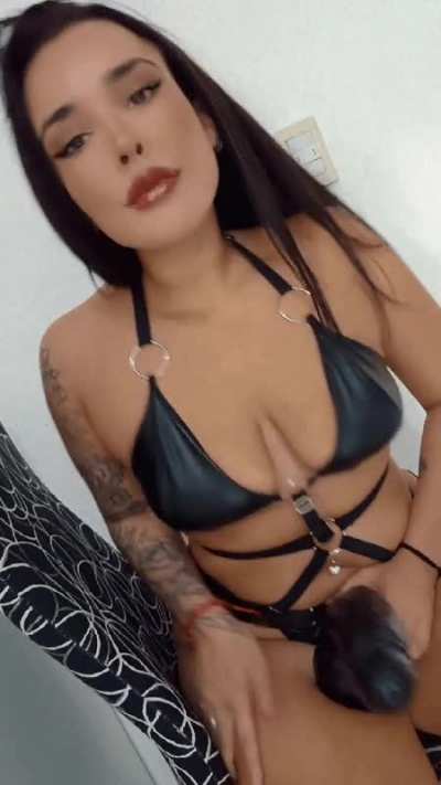 Open that wallet and beg for me to empty it 😈😈😈😈