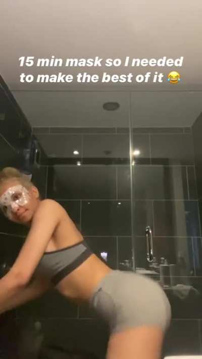 Mask twerk