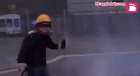 The new way of Hong Kong protesters deal with the tear gas