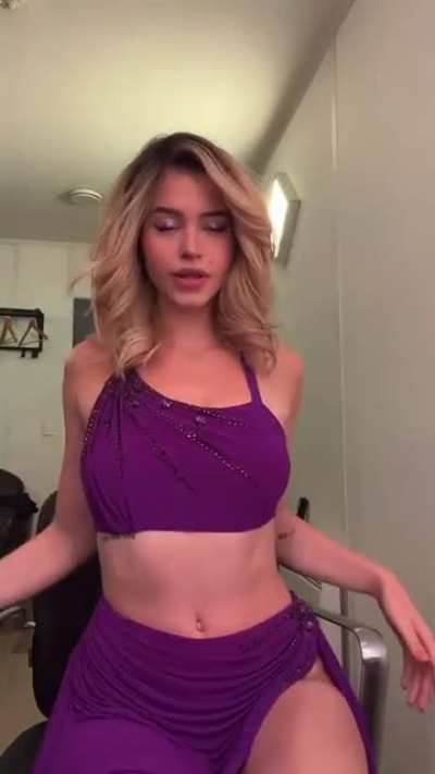 Soo hot 💜