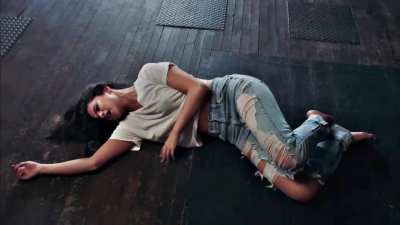 Birthday Girl: Selena Gomez in Good for You (2015-MUS-VID]