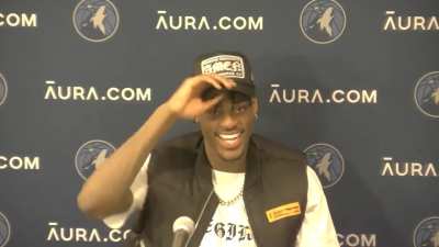 [Highlight] Anthony Edwards crashes Jarred Vanderbilt's post-game interview session: 