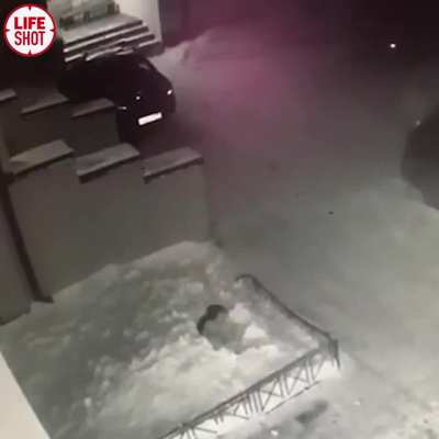 In the Siberian city of Tomsk. A little Russian girl falls from a window in a high rise building. Landing into a pile of snow and survives