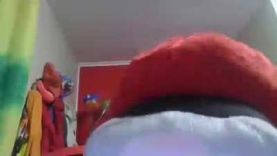 Red uses a new gun!