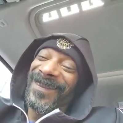 I'll have what Snoop's having while listening to the Frozen soundtrack