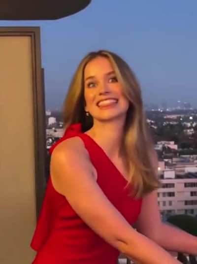 Elizabeth before the Premiere  of 
