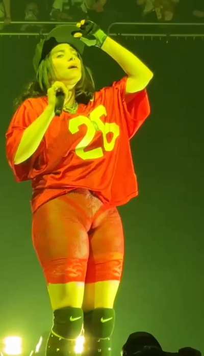More camel toe from Billie Eilish concert. Pussy on full display 