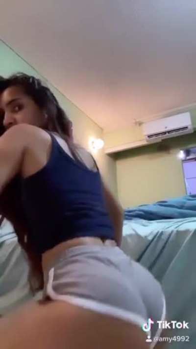 Awesome twerk