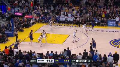 [Highlight] Curry isolates Ja on an island for the stepback jumper to tie the game