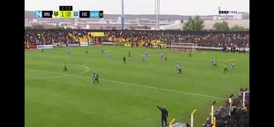 Ah no… es un crimen que este tipo haya jugado en la primera de River