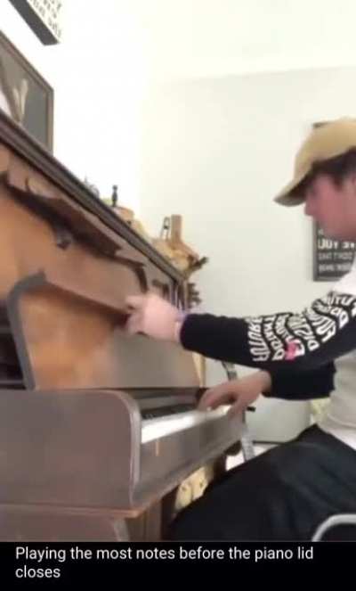 Playing the mort notes before the piano lid closes!!