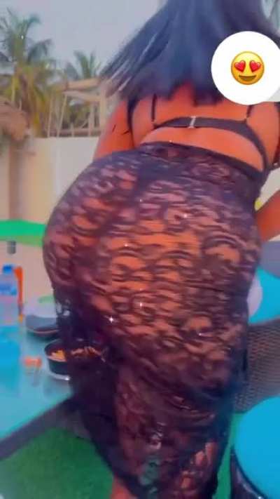 🎬
