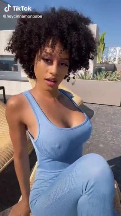 Nice Tits🤓