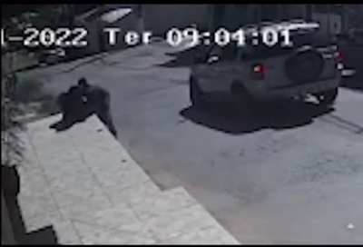 Robbing a woman