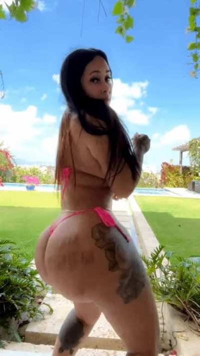 Heavy baby 🍑🍑