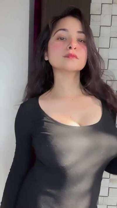 Santoor Mom Rachna nipples🥵🤭