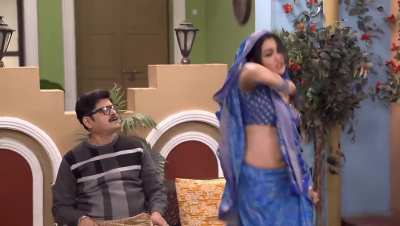 Bhabhi dance outside 💦👅