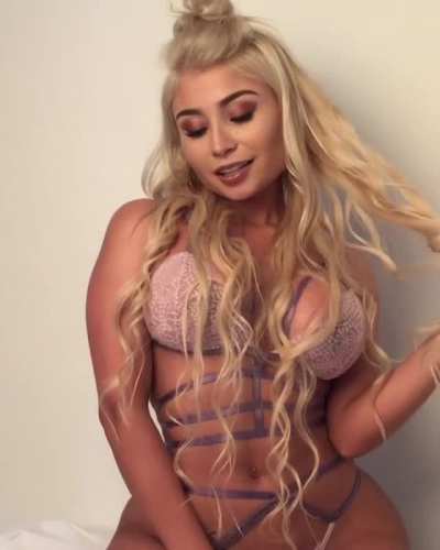 Latina Bimbo