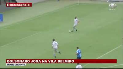 Brasil na beira do colapso em vagas de uti / enfermagem e o cidadão de histórico de atleta batendo uma pelada em horário comercial.