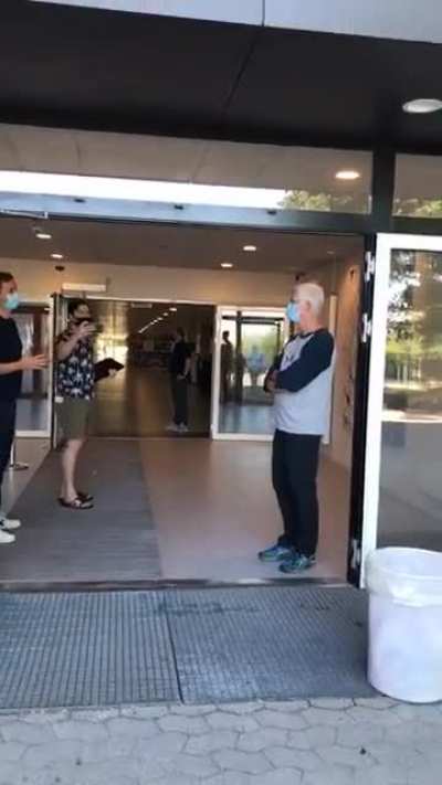 Mads Palsvig (JFK21) udskammer rektor for Roskilde Katedralskole for at følge sundhedsmyndighedernes anvisninger og påkræve mundbind