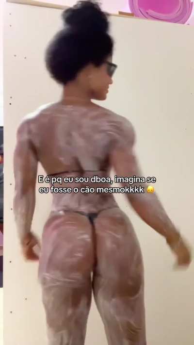 Lívia @livviar