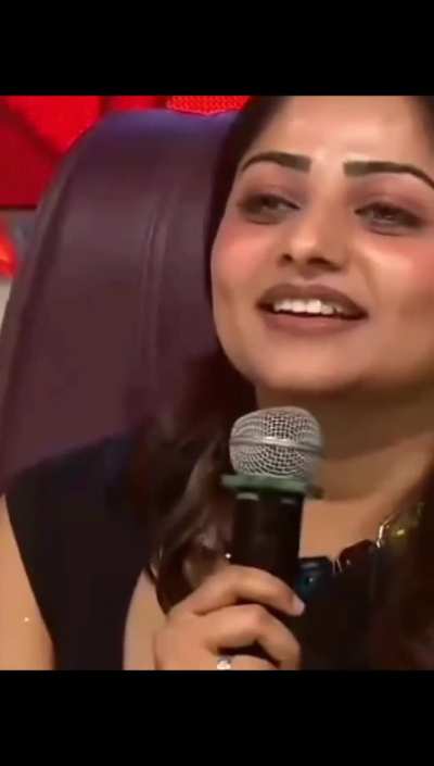 Her face 😩 is somet<wbr>hing.<wbr>...Ra<wbr>chita Ram 🥵