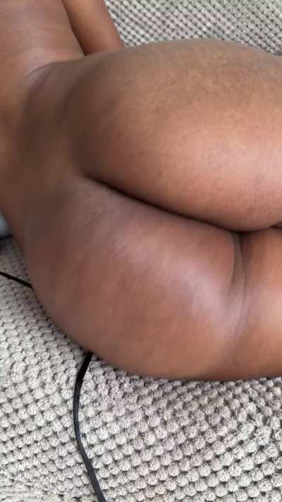 Can my juicy ass make your cock hard?