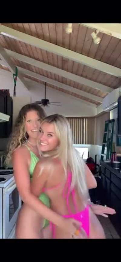 Kkaiilleyy and friend