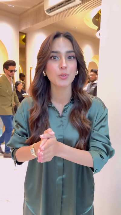 Iqra Aziz 2