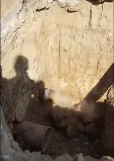 Unclogging a pipe