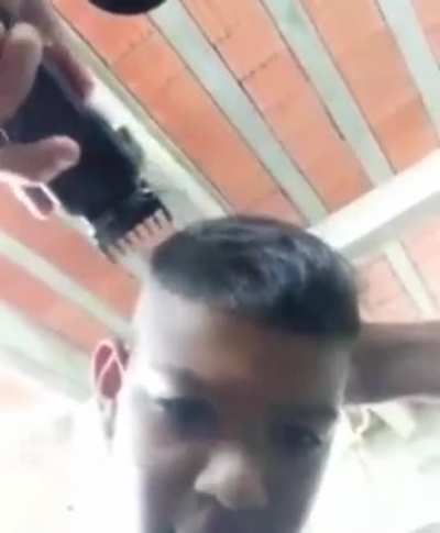 O pente caiu '-'