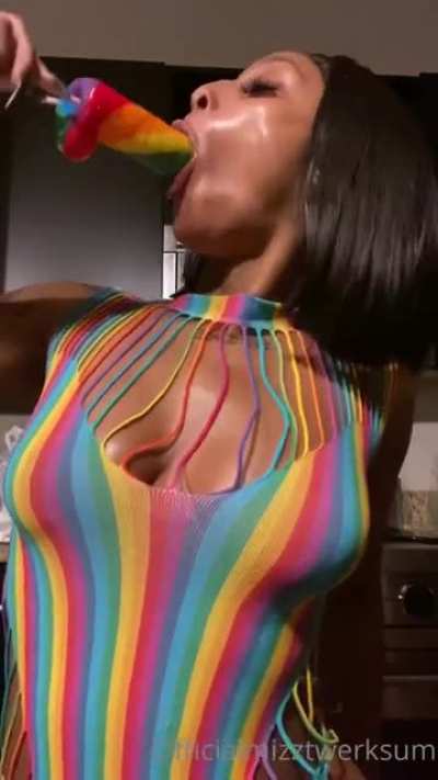 🍭mizz<wbr>twerk<wbr>sum