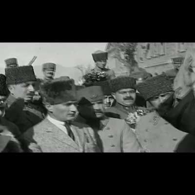 Saygı ile anıyoruz (erik satie gnossienne no 1 trap remix by porçay)