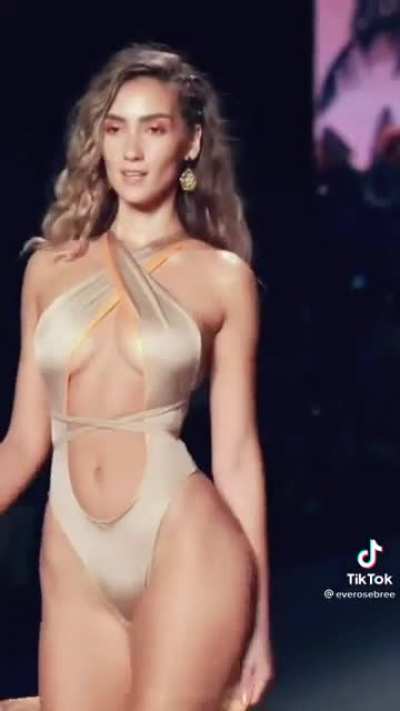 she killing the runway