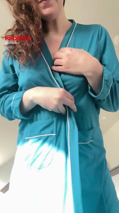 how's my mom bod looking? 😇 come see my fresh content on OF, your first month is only $3 right now! nudes, twerking, milk, and so much more! 💗