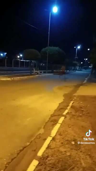 Ei