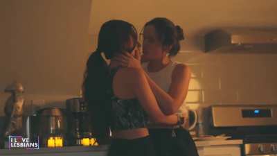 Michelle Deniesse (30) & Shana Pilonieta (29) - 