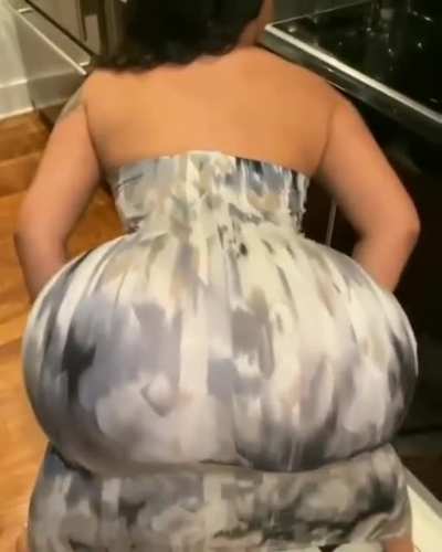 Some slow mo booty 🌊