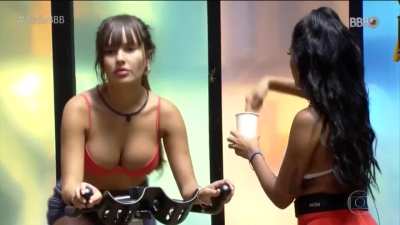 Thais BBB21 - slow motion