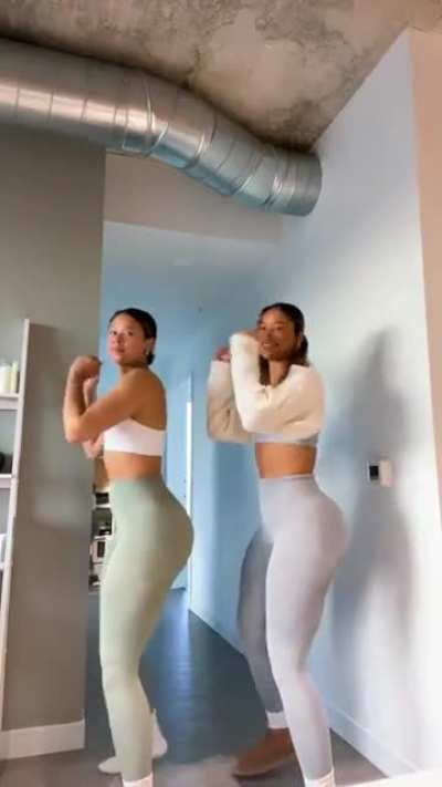 🍑🍑