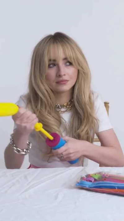 Sabrina Carpenter Handjob