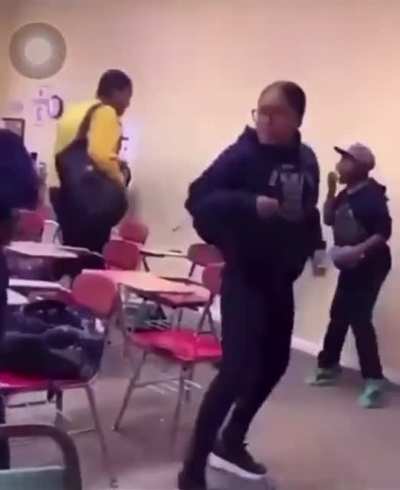 she out here playin mortal combat 😂😂