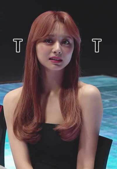 Tzuyu pout