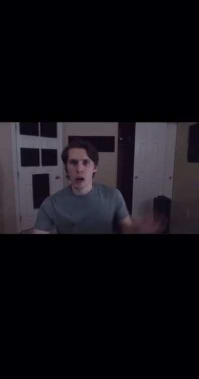 Jerma slaps himself