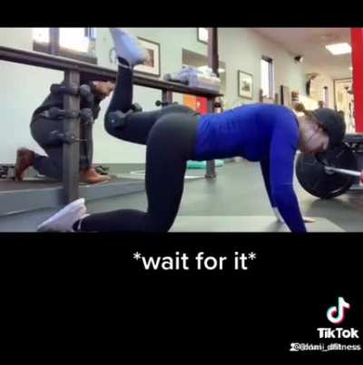 Guy takes pics of coworker’s ass during her workout
