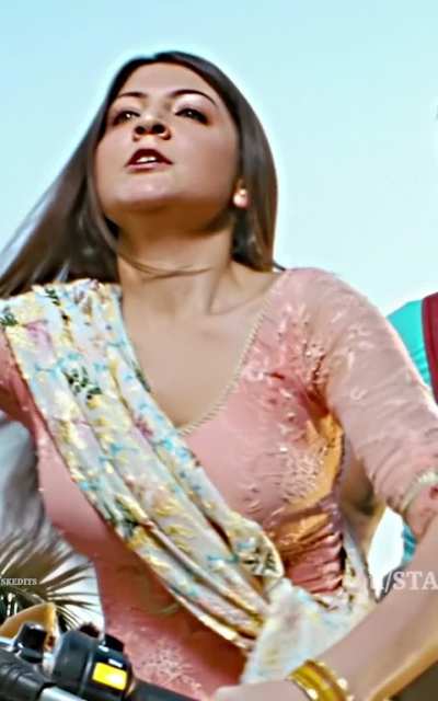 Anushka Sharma - Rab Ne Bana Di Jodi (2008) EDIT