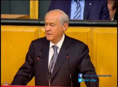 Nasıl silinmemiş bilmiyorum ama aradığım videoyu buldum.Ne olduda böyle birden döndün şu söylere ayakta alkışlayanların bir kısmı hariç şimdi hepsinin ne olduğu malum