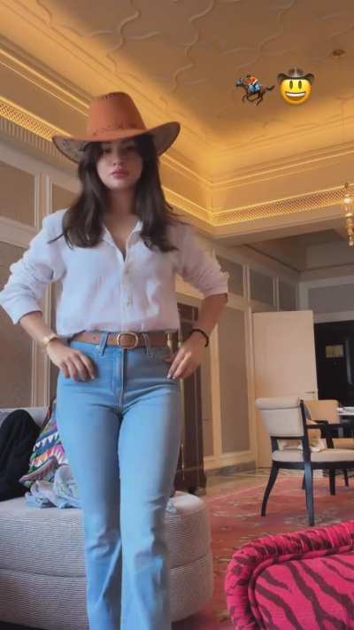 Avneet Kaur in Denims -IG- 30 Jan 2026