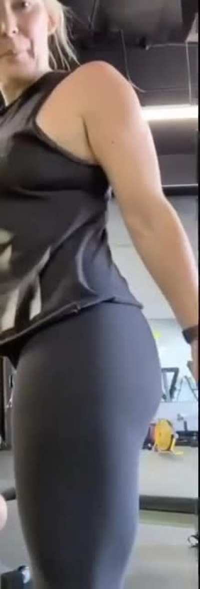 Renee Young booty