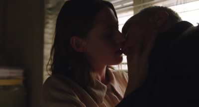 Kristen Stewart kissing with tongue